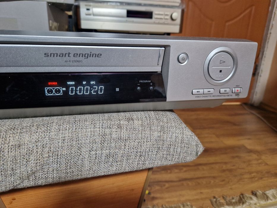 Стерео видео магнитофон vhs