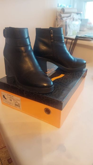 Сапоги на каблуке осенние