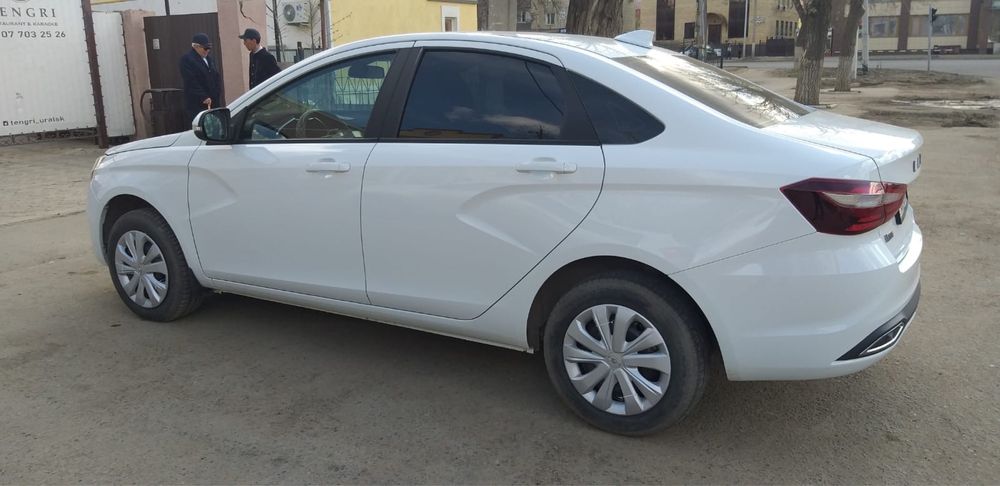 Продам машину lada vesta