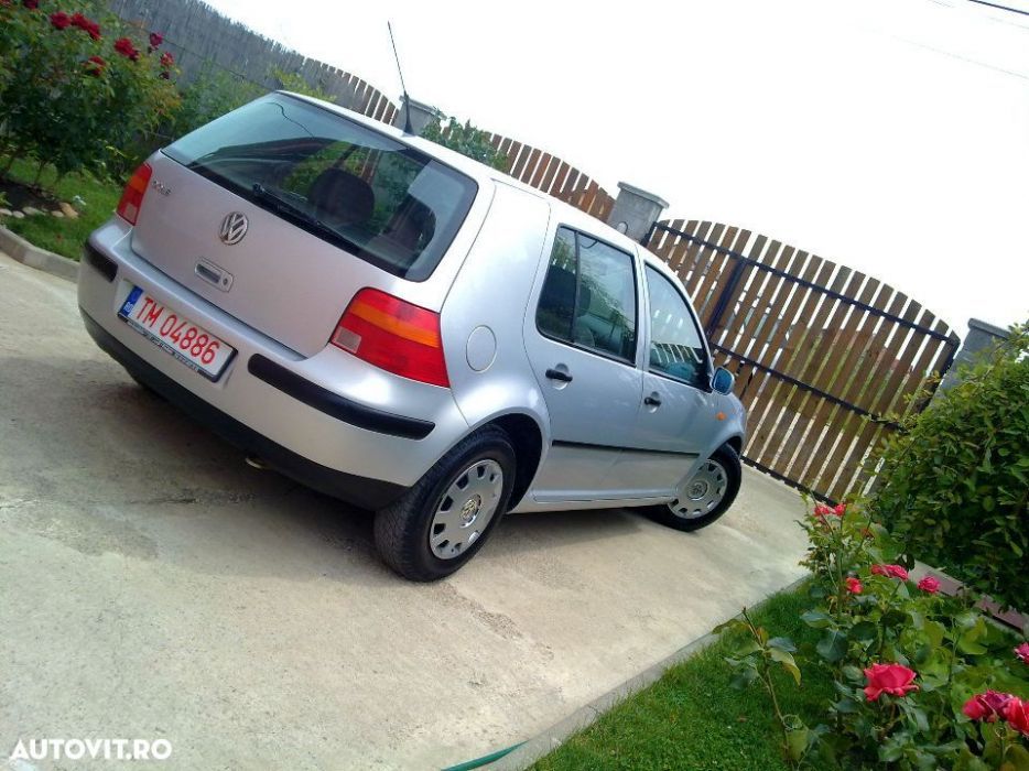 Volkswagen Golf 2002 benzină, 2.371 € — imagine 5