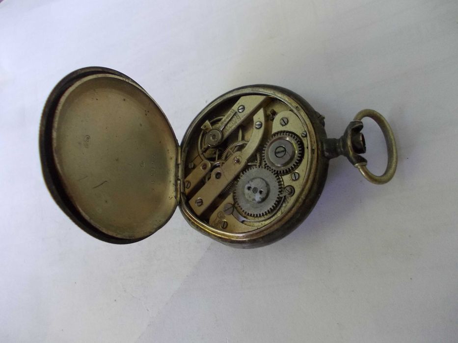 Ceas vechi de buzunar defect din argint 4