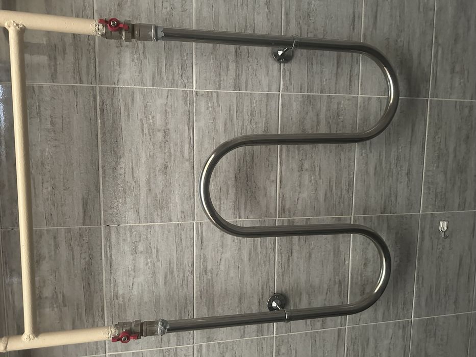 Торг есть.полотенцесушитель (змейка)