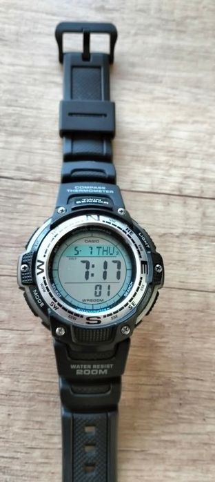 Casio SGW-100-1V. 

Компас, водоустойчив (200 метра).

Сменена каишка и батерия

Цена 30 €.