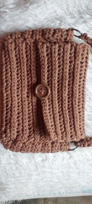 Ръчно плетена кафява чанта