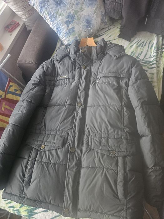 Продавам мъжко зимно яке р-р 52