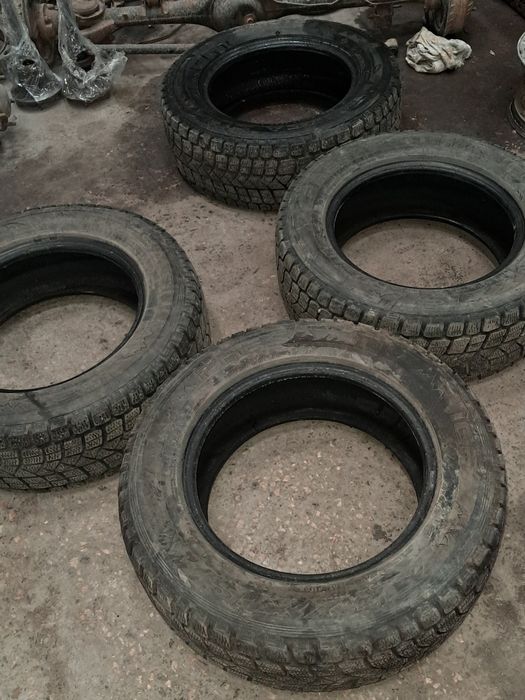 Шины липучки стояли на ниве