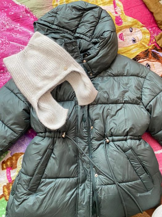 Продам пуховик шапка в подарок