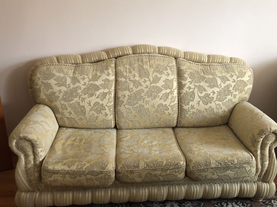 Диван и два кресла