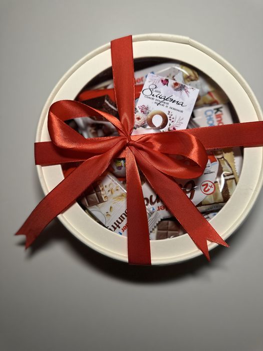 Киндр бокс на 8 марта