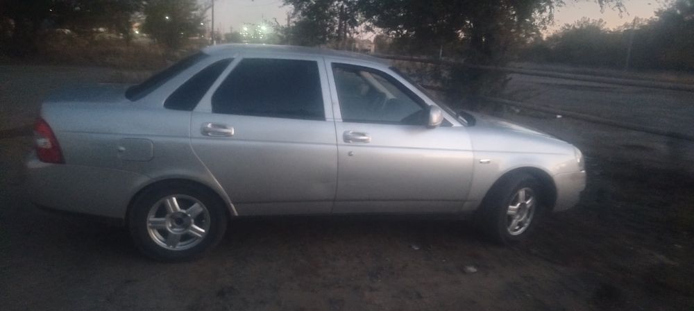 Продам приору срочно,