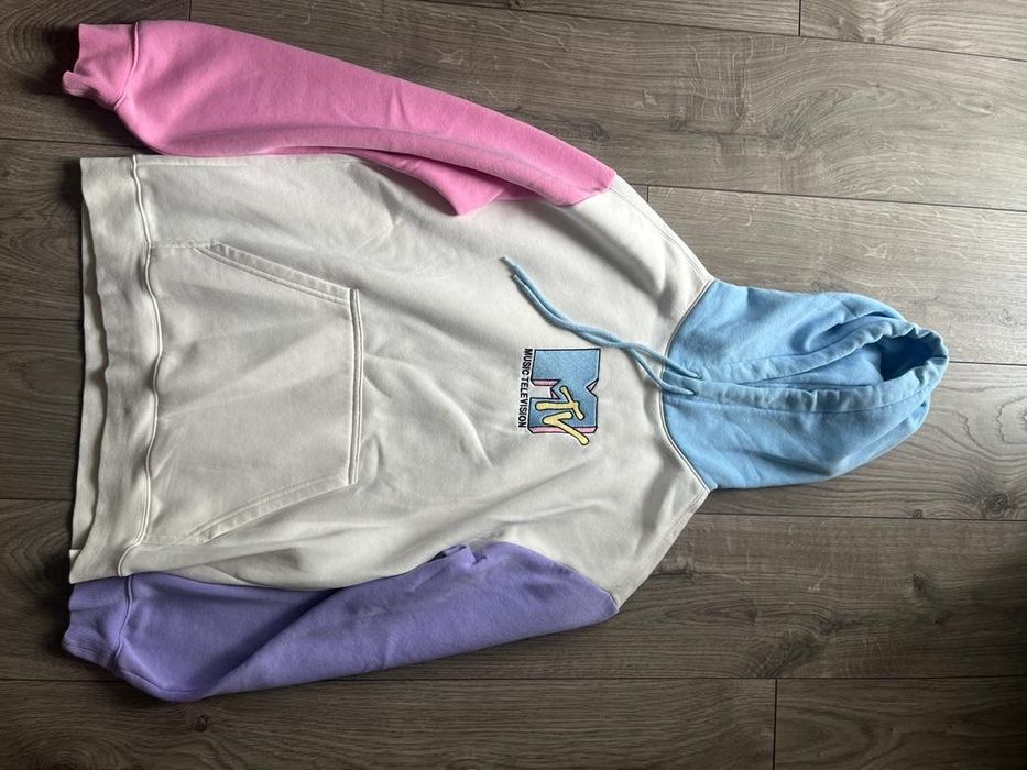 2 hanorace o pereche de pantaloni și 3 bluze