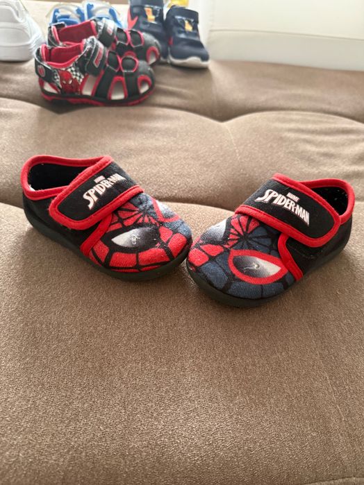 4 чифта Обувки за момче 25 номер