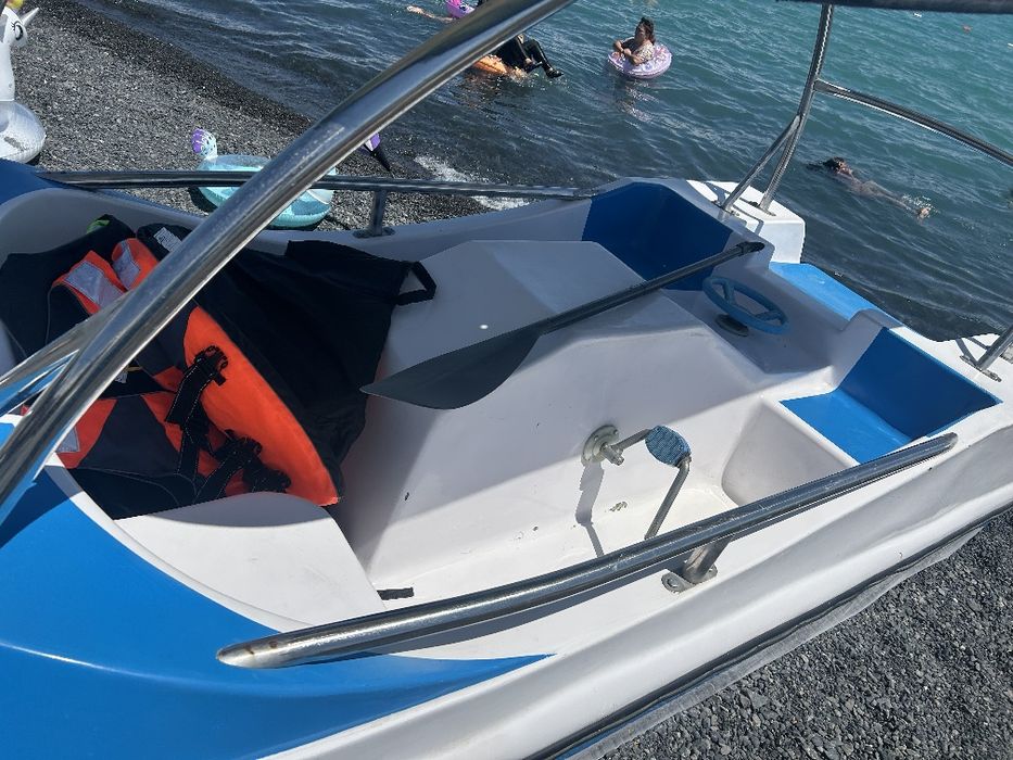 Катамаран срочна