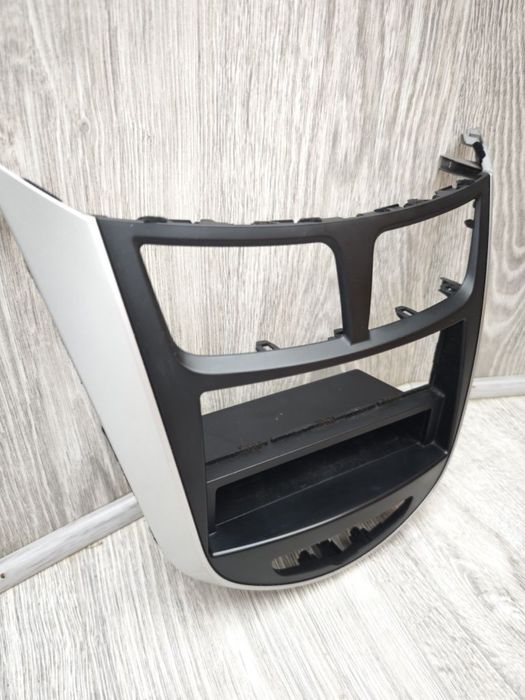 Продам рамку от магнитолы accent