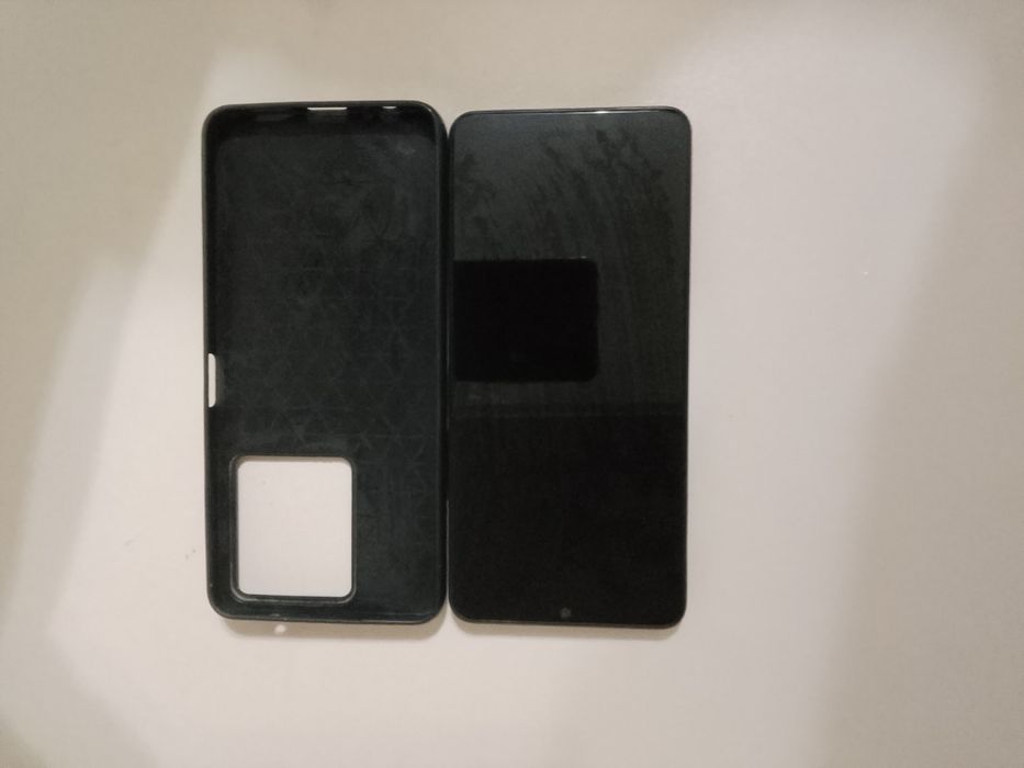 VIVO Y27 с чехолам