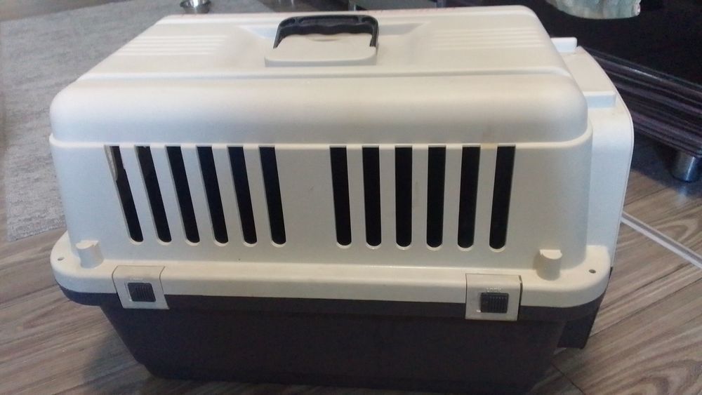 Продам переноску для животных.