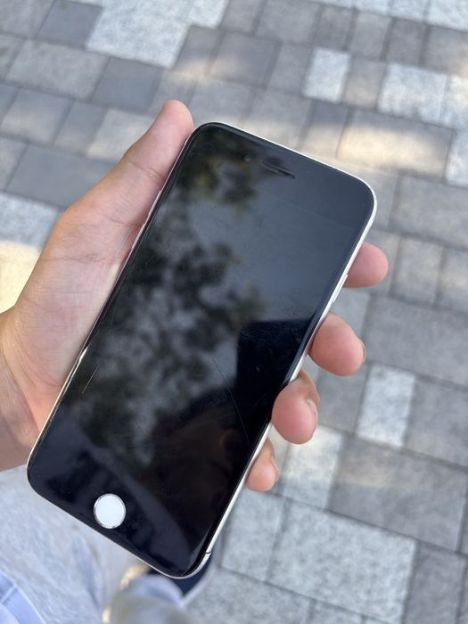 iphone se2020 64гб на запчасти