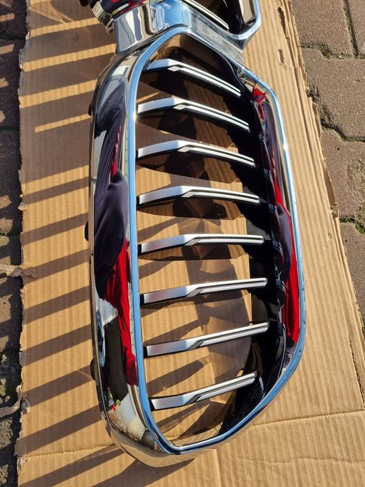 Grila centrala originala bmw seria 5 G30 G31 Lci facelift