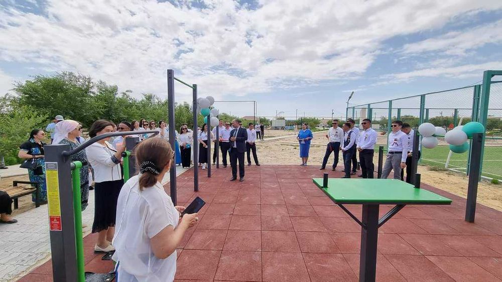 Спортивные уличные тренажеры, воркаут рамы и детские площадки