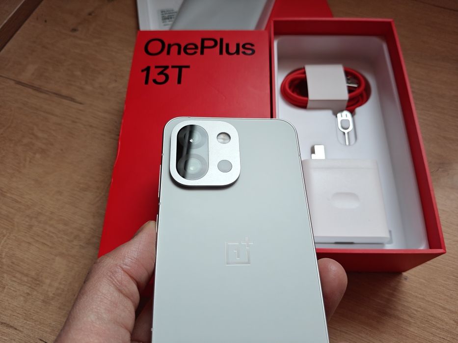 OnePlus 13T, 12/256 gb.