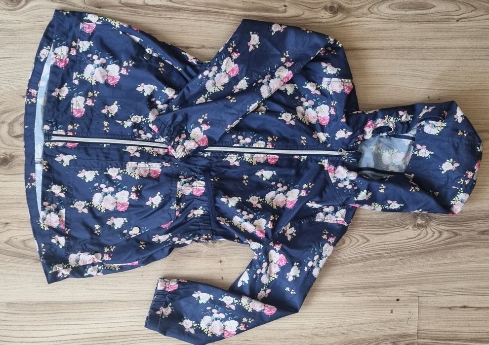 Ветровка - вталено шушлеково яке 116 ръст