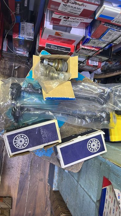 Продам запчасти 126 мерседес