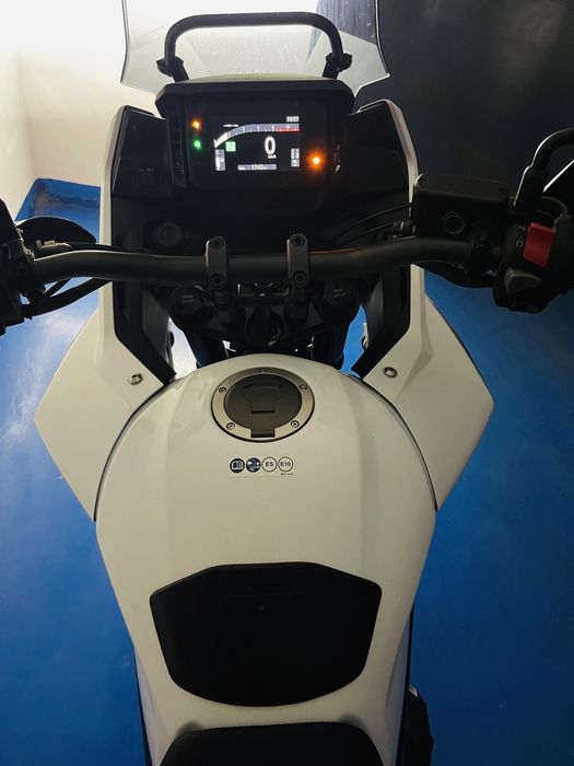 Honda NX500 - an 2025 - 1 742 km - Garantie 2029