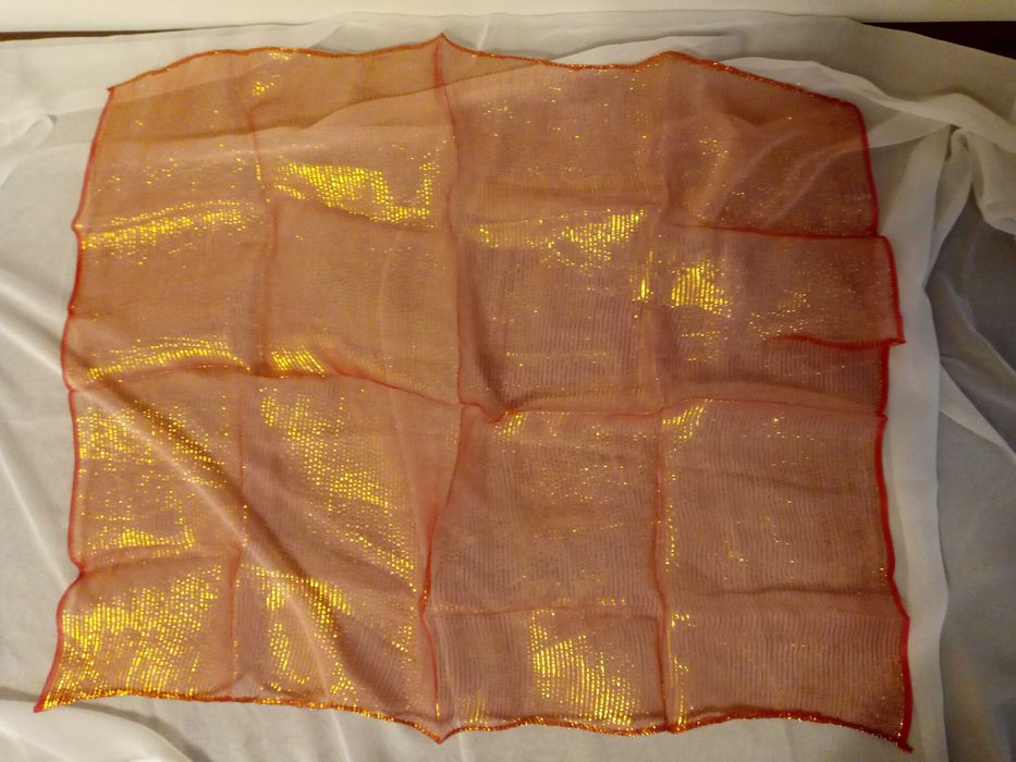 Румолча  донаси 15 минг сум.Платочки по 15 тыс 1шт