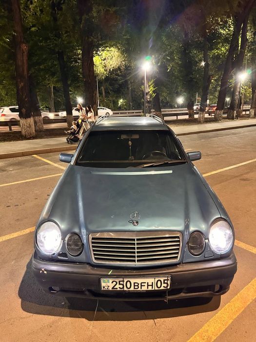 Mersedes benz E- class 1998