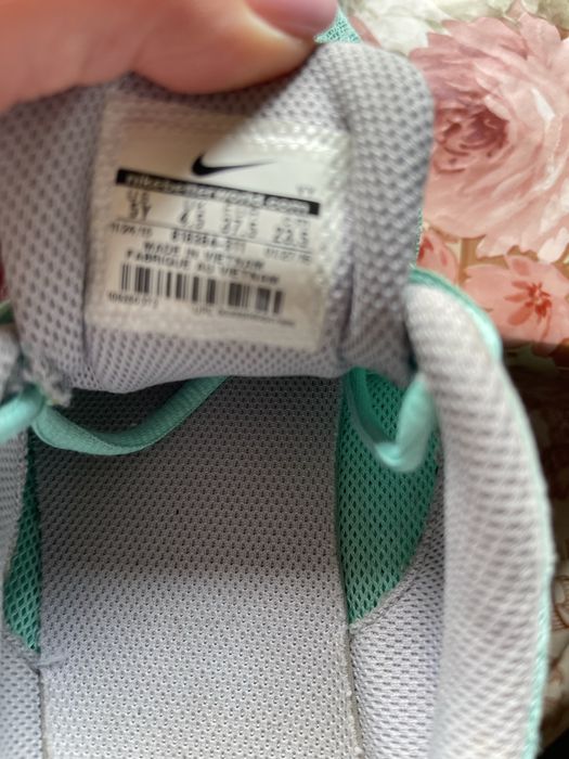 Vand adidasi nike marimea 36