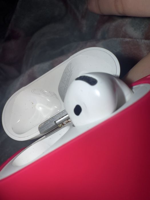 Продам airpods 4 оригинал