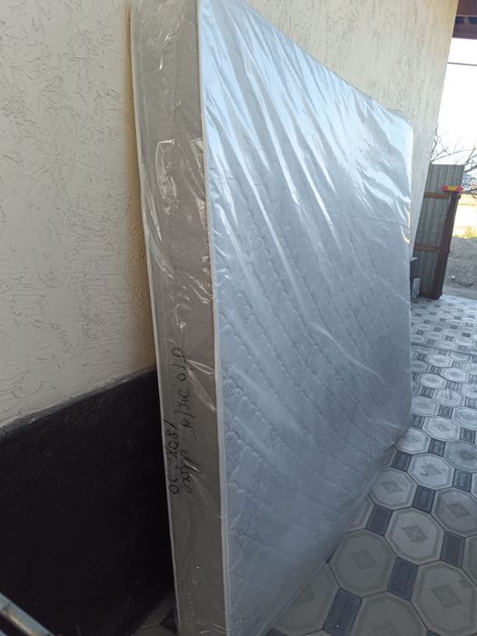 Матрас в отличном состоянии