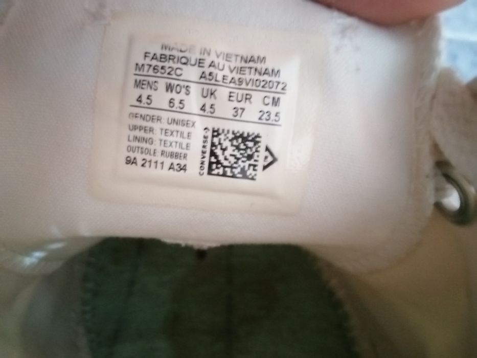 Vând adidași Armani