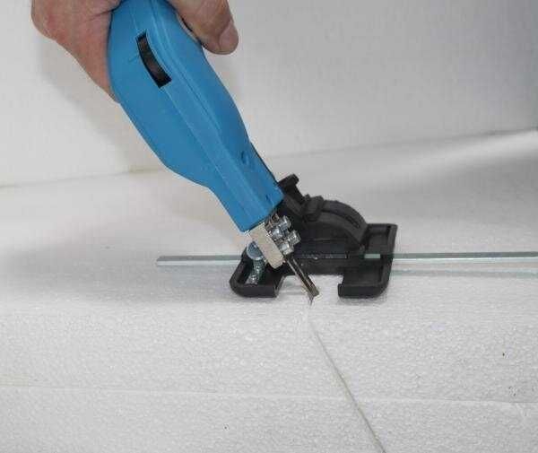 Професионална машина за рязане на стиропор , топлоизолации Herz C250