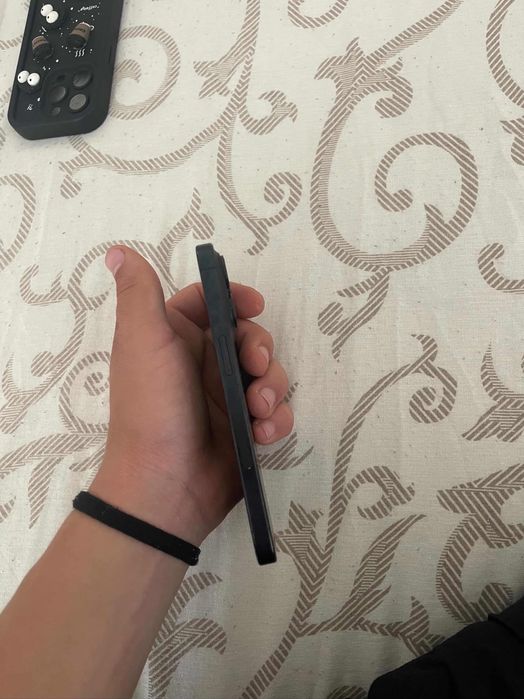 iPhone 15 pro stare foarte bună fac schimb cu trotineta kukirin g2,G3