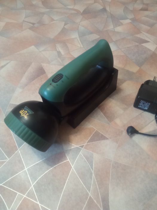 Продам заряжаемый фонарь...