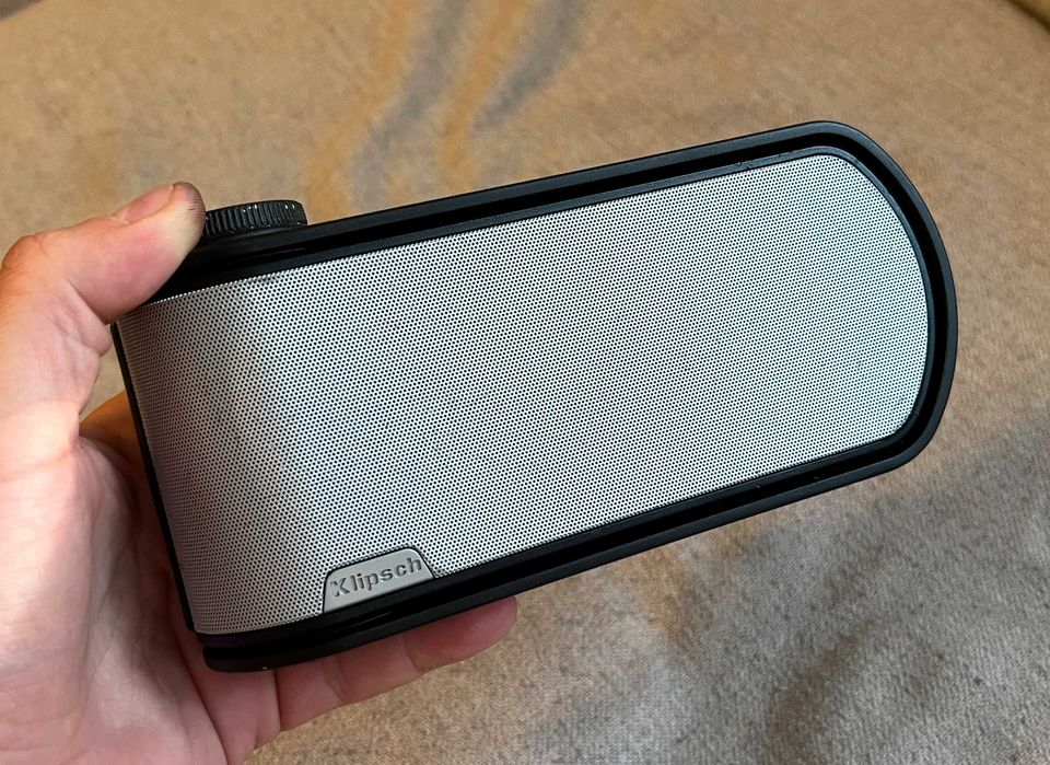 Boxă portabilă Klipsch GIG Bluetooth – defectă, se aude distorsionat