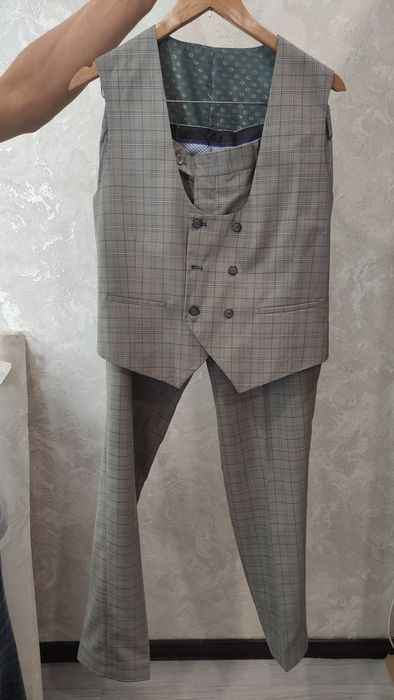 Костюм мужской (тройка)