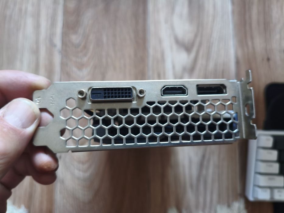 Видеокарта 1050ti 4 gb