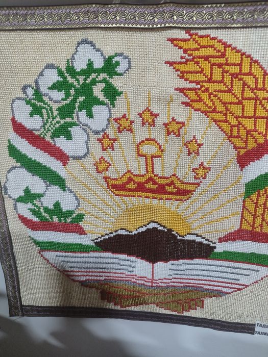 Миллий услуб  ироки кашта (ручная работа)