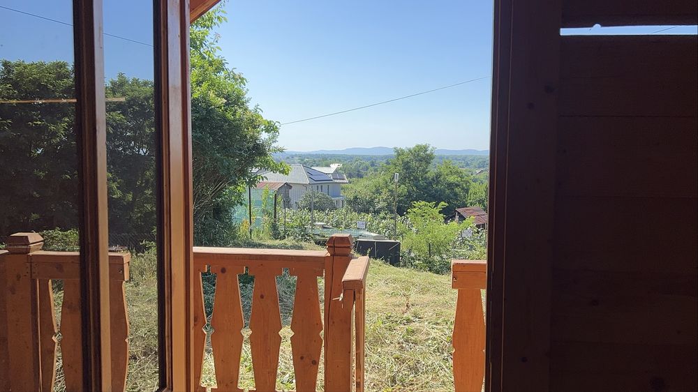 Teren 665 mp + căsuță rustică din lemn | Pozitie rară |  – Acces din 3 laturi | Tăuții Măgherăuș | €50 000 Nenegociabil |