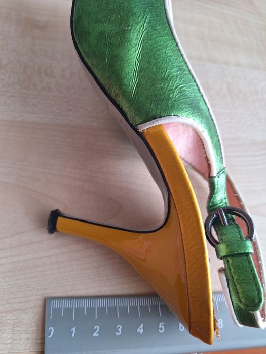 Продам туфли с открытым задником