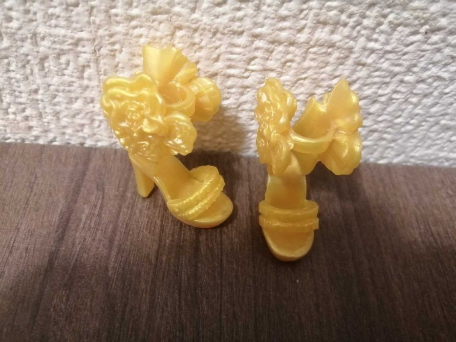 Нови кукли принцеса Бел от Красавицата и звяра.