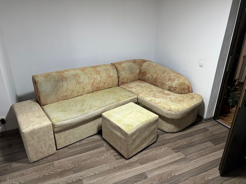 Canapea extensibila cu lada