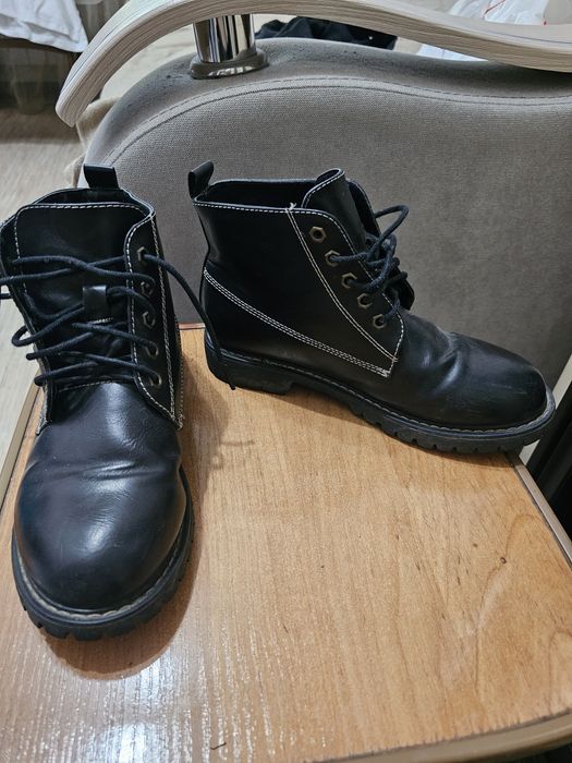 Продам ботинки р.37