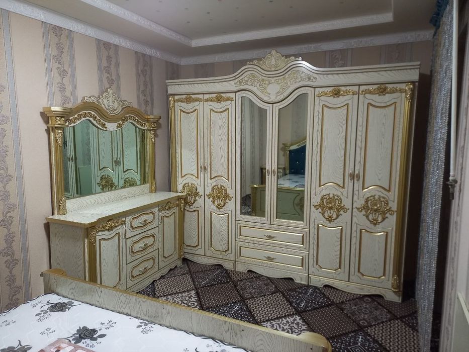 Zamonaviy yumshoq mebellar toʻplami