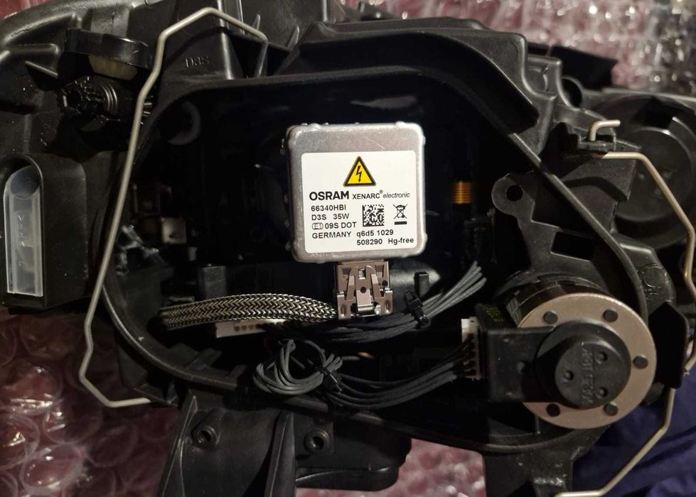 Faruri noi VW Passat B7 BI-XENON AFS SI DLA (ASISTENTA LUMINA DINAMICA) noi,Valeo,de Europa COD produs stanga: 3AB941043 COD produs dreapta: 3AB941044
