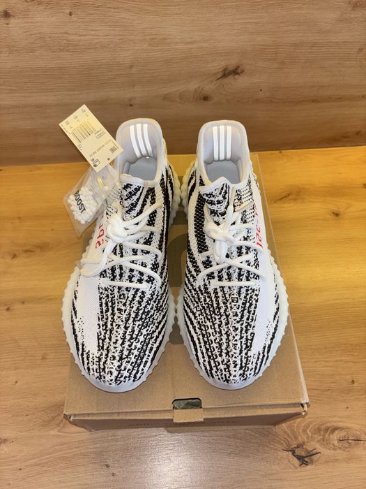 Adidas Yeezy Boost 350 V2 Zebra