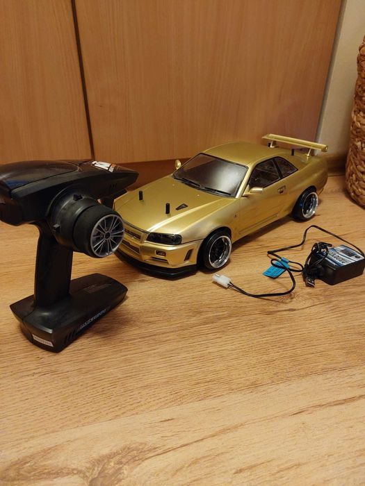 Automodel Drift Maverick 1/10  AWD  Nissan Skyline  strada auriu custom