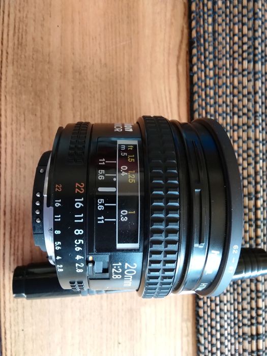 Obiectiv Nikon AF 20mm f2.8